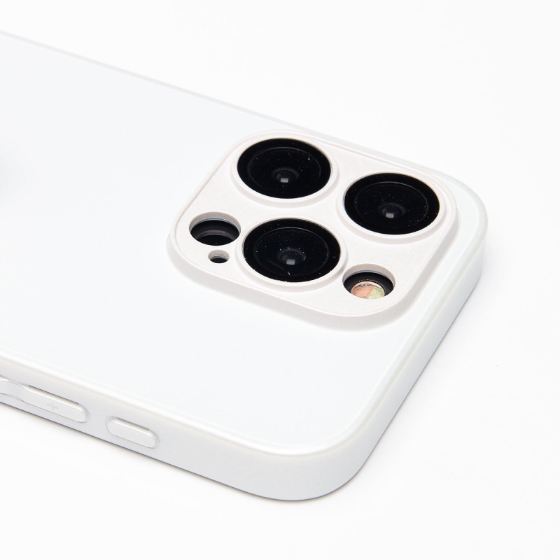 SM021 iPhone 15 Pro (222206) White 002